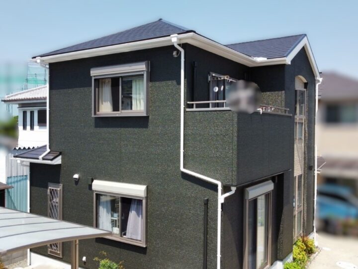 【和歌山市】H様邸<br>『ディープグリーンのワントーンの外壁とダスクグレージュの屋根で、重厚感のある落ち着いた仕上がりに…✧₊°』