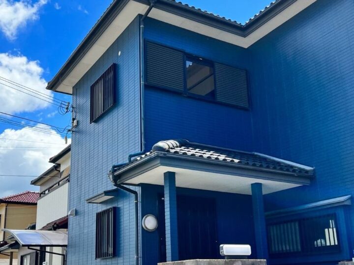 【和歌山市】　T様邸<br>『個性的なマウンテンブルーの外壁で落ち着きのあるシックで素敵な印象に…°˖✧』