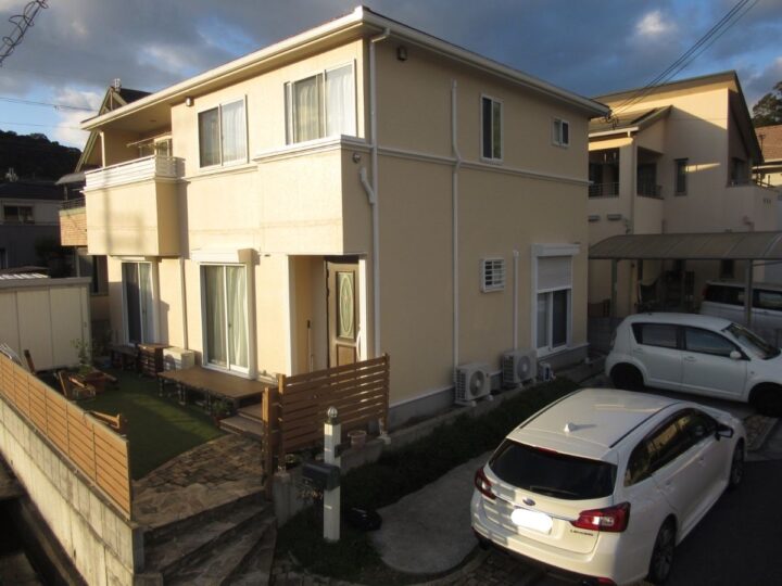 【和歌山市】　I様邸<br>『シャモアベージュの外壁にダークチョコレートの屋根で柔らかく暖かい素敵な仕上がりに…✧₊°』
