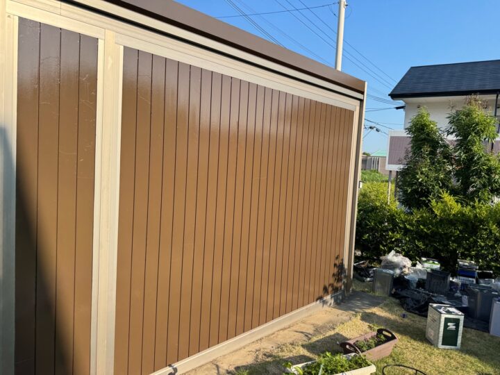 【和歌山市】N様所有倉庫<br>『色の違うブラウン系の色で彩られた倉庫や門扉が、落ち着いた印象を与えてくれる素敵な仕上がりに…✧₊°』