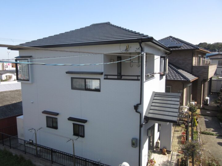【泉南郡】　Y様邸<br>『スカイグレーの外壁にダークグレーの屋根がスタイリッシュで素敵な仕上がりに…✧₊°』インテグラルコート、ウルトラTOP塗布