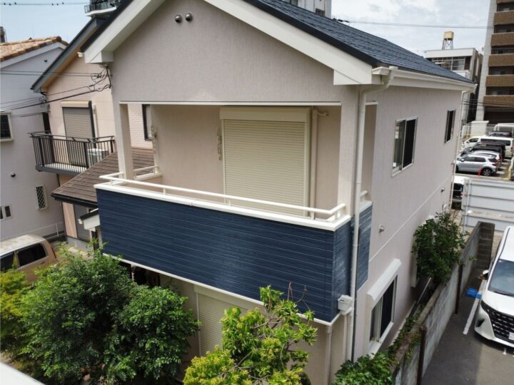 【和歌山市】I様邸<br>『当店でも人気の明るいグレージュとディープブルーのアクセントで、光り輝く新築のような仕上がりに…✧₊°』