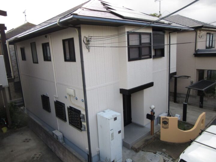 【和歌山市】　U様邸<br>『エクルグレージュの外壁とブラックの屋根でカジュアルながらも上品な雰囲気の仕上がりに…☆彡』