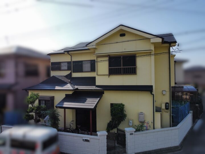【和歌山市】E様邸<br>『ディープグレーの屋根カバーによって、モダンで落ち着いた風合いの仕上がりに…✧₊°』