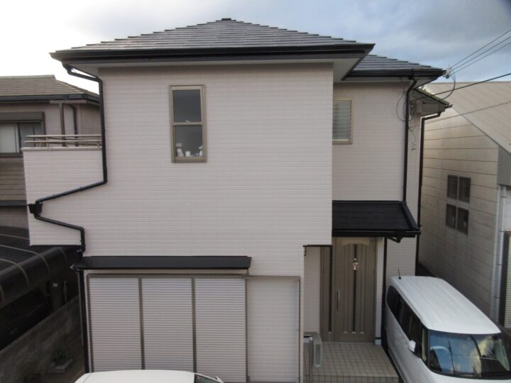 【和歌山市】H様邸<br>『サンドグレージュの外壁にブラックの屋根がシックで洗練された印象の仕上がりに…✧₊°』