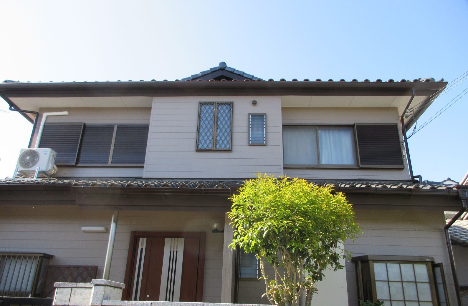 【紀の川市】N様邸『落ち着いたグレージュの外壁にブラウンの付帯部がマッチした素敵なお家に…✧₊°』Google口コミ数 1位の外壁塗装・屋根塗装・雨漏り専門店【外壁塗装 屋根塗装 紀の川市 エースペイント】🏠✨