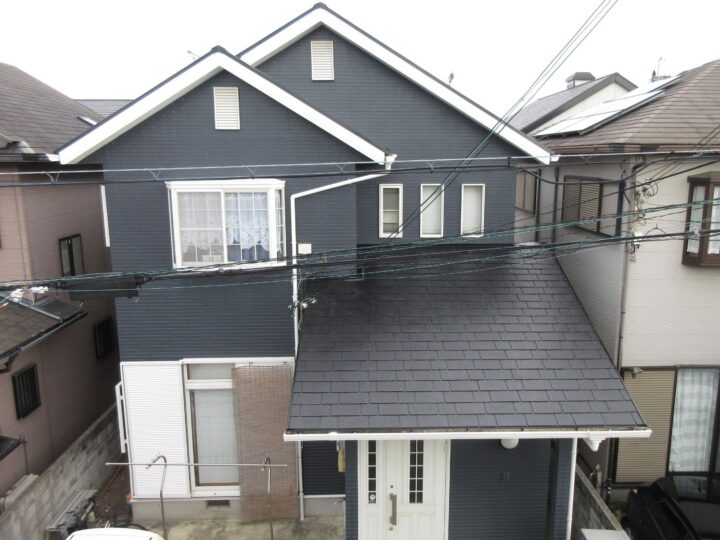 【和歌山市】　K様邸<br>『印象をガラリとチェンジしたライトグレーの外壁に耐候色のブラックの屋根で仕上げたおしゃれなお家に….°˖✧*✧˖°』