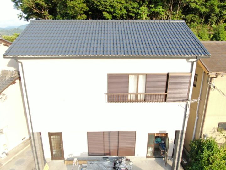 【紀の川市】　H様邸<br>『グレージュの外壁にダークグレーの瓦屋根が落ち着いた印象の素敵な仕上がりに…✧₊°』