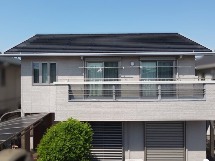 【和歌山市】S様邸<br>『明るく温かみのあるグレージュ系統の外壁で、周りの風景ともマッチする素敵な仕上がりに…✧₊°』