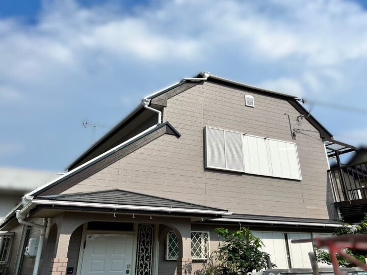 【和歌山市】I様邸<br>『グレージュの外壁にダークグレーの屋根で、落ち着きのある素敵な印象に…°˖✧』