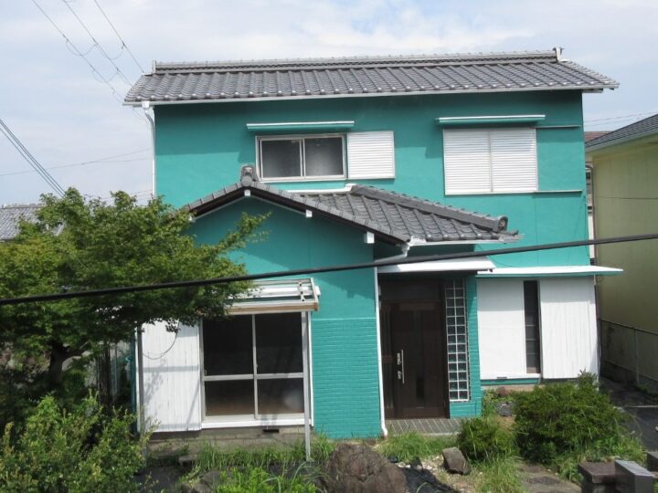 【大阪府】　M様邸<br>『エメラルドグリーンの外壁にホワイトの付帯部が可愛らしい素敵な仕上がりに…✧₊°』ウルトラTOP塗布
