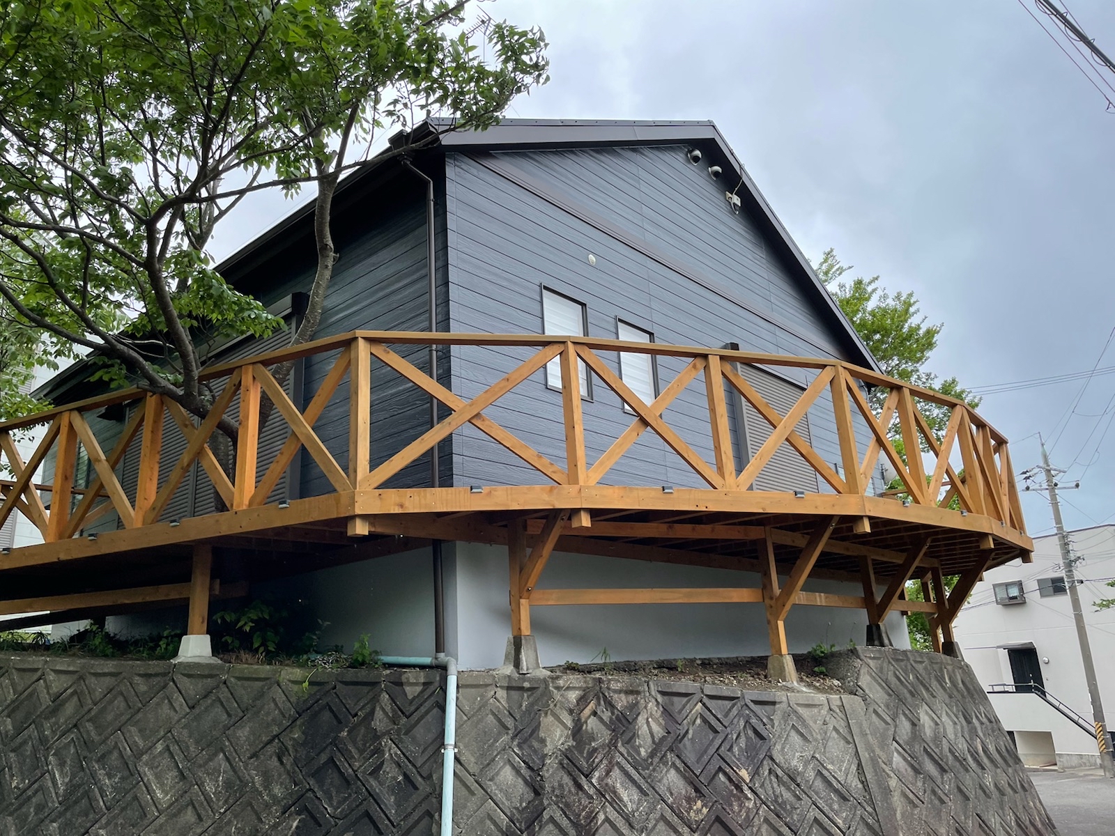 【和歌山市】M様邸『ダークグレーの重厚感ある外壁と全てを３分艶にまとめ、高級感漂う仕上がりに…✧₊°』ウルトラTOP塗布