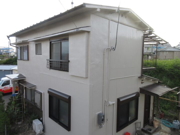 【和歌山市】I様邸<br>『サンドグレージュの外壁にチャコールグレージュの屋根が、落ち着きのある印象の素敵な仕上がりに…✧₊°』