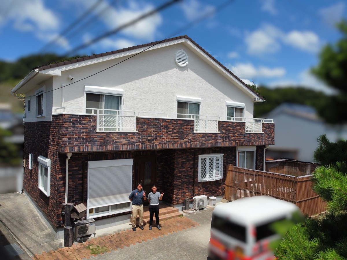 【和歌山市】H様邸『人気の高い明るめのグレージュ系の外壁とブラウン系の屋根で、光沢感を持たせつつ落ち着いた色合いの仕上がりに…✧₊°』