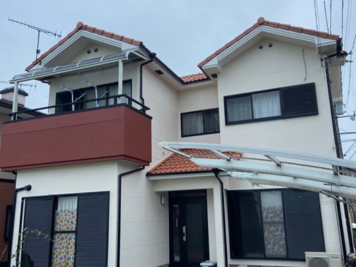 【紀の川市】Y様邸　外壁塗装・屋根塗装<br>『オータムレッドの屋根が際立つクリームの外壁で明るい印象の素敵なお家に…✧₊°』