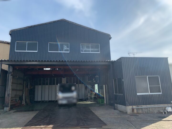【和歌山市】N様所有倉庫<br>『ディープグレーでの無機仕上げの外壁で、新築のような仕上がりに…✧₊°』