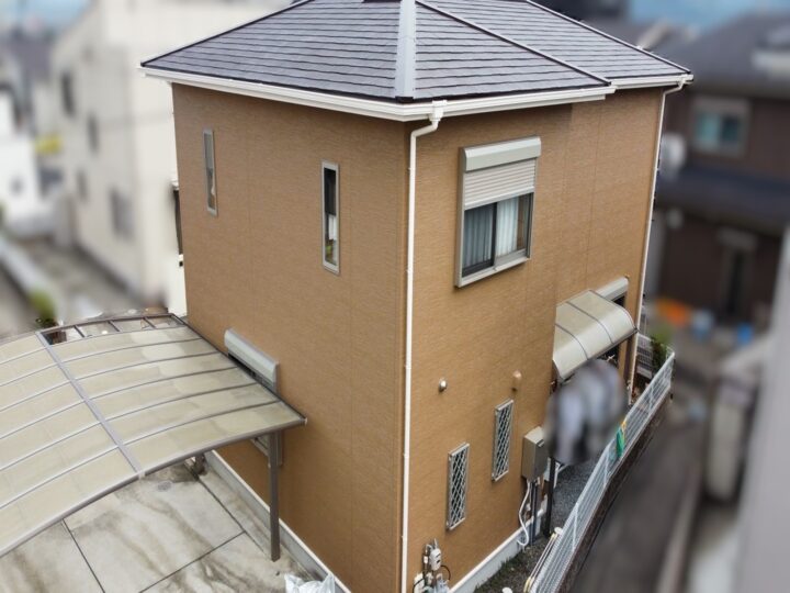 【和歌山市】Y様邸<br>『温かみ溢れるライトブラウン系の外壁とディープブラウン系の屋根で、落ち着いた印象を与えてくれるモダンで素敵な仕上がりに…✧₊°』