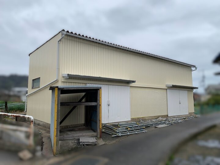 【和歌山市】T様保有ガレージ<br>『クリームイエローのワントーンで、まるで新築のような光沢感のある仕上がりに…✧₊°』