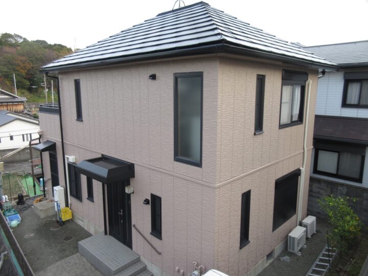 【泉南市】　N様邸<br>『マウスグレーブラウンの外壁にブラックの屋根でナチュラルで素敵な仕上がりに…✧₊°』