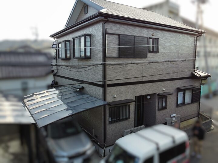 【阪南市】T様邸<br>『ディープグレー系の屋根が、重厚感を与えつつシックな風合いの仕上がりに…✧₊°』