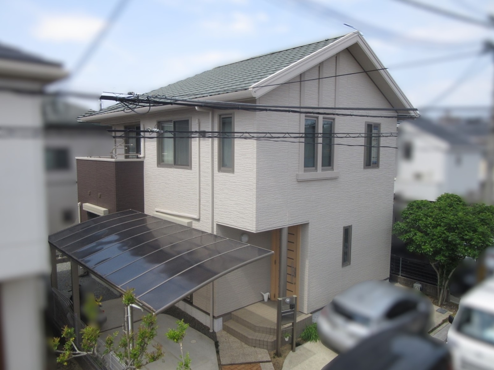 【和歌山市】Y様邸『色の薄いグレージュ系と濃いブラウン系のツートーンで彩られた外壁が、モダンで落ち着いた印象を与えてくれる素敵な仕上がりに…✧₊°』