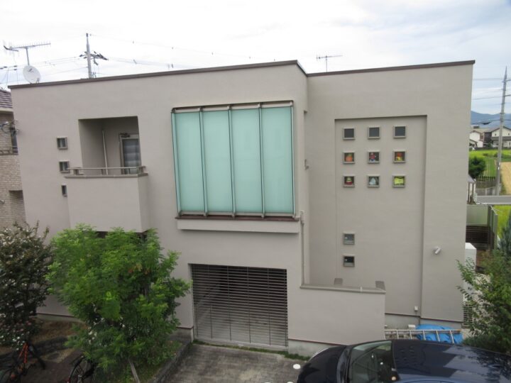 【岩出市】F様邸<br>『こだわりの窓が輝く落ち着いたベージュの外壁で、まるで新築のような仕上がりに…✧』