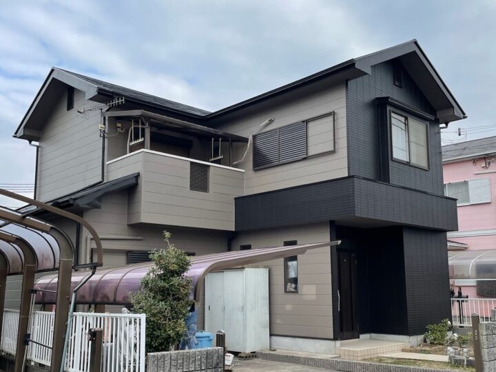 【岩出市】　Y様邸<br>『人気色！グレージュの外壁にダークグレージュのアクセントが高級感漂う外観に…˖✧』