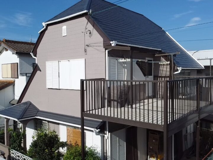 【和歌山市】I様邸<br>『グレージュの外壁にダークグレーの屋根で、落ち着きのある素敵な印象のお家に…°˖✧』