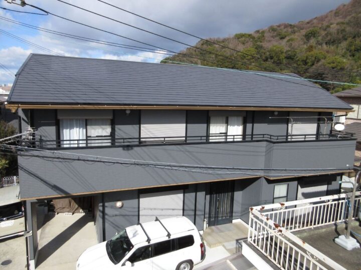 【和歌山市】　U様邸<br>『トープグレーの外壁にカーボングレーの屋根でレトロモダンな仕上がりに…✧₊°』