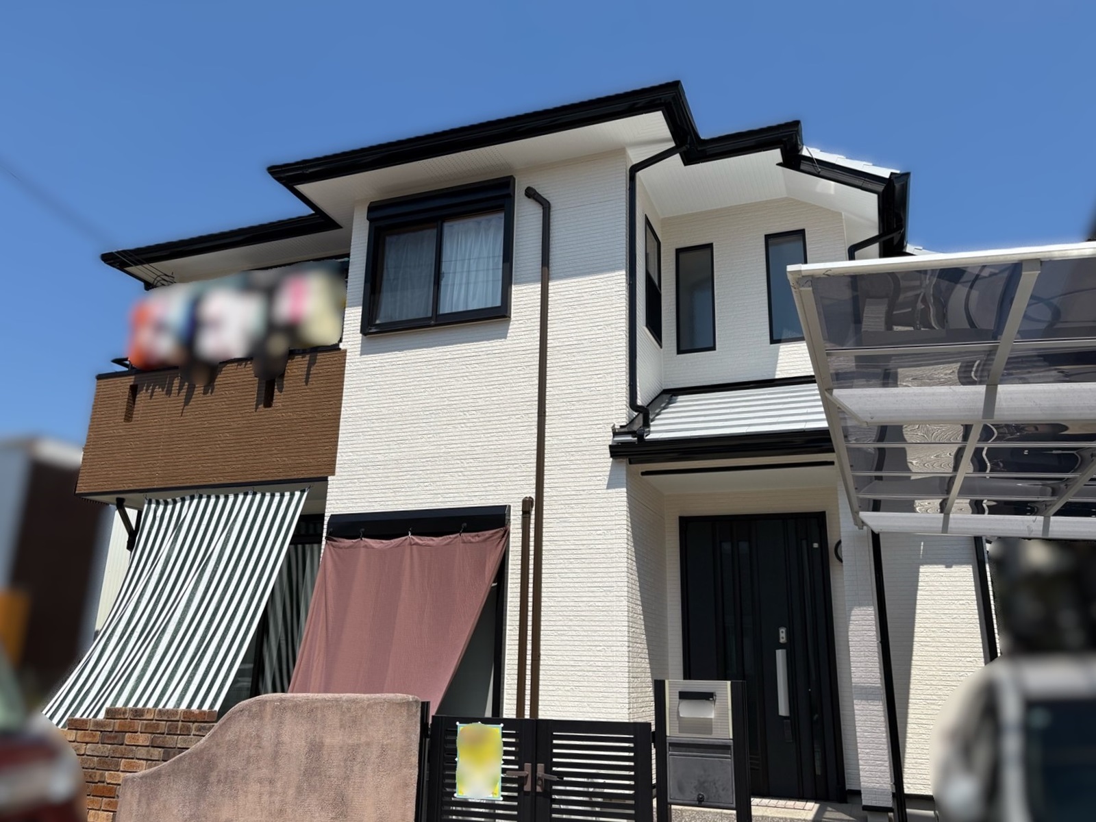 【和歌山市】K様邸『グレージュ系の外壁とアクセントに落ち着いた色合いのブラウン系の色、明るめのライトグレー系の色で屋根を塗装。保護コーティング剤も同時に施工することで、光沢感の溢れる素敵な仕上がりに…✧₊°』