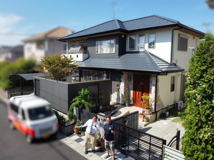 【岩出市】K様邸<br>『明るい色合いのライトグリーン系と重厚感のあるディープブラウン系の2色で外壁を塗装。屋根にはディープグレー系のお色を採用することで、落ち着いた印象を与えてくれる素敵な仕上がりに…✧₊°』