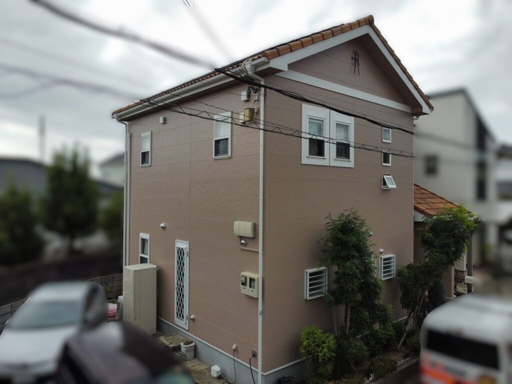 和歌山市 外壁塗装 N様邸 施工後の全景の写真2