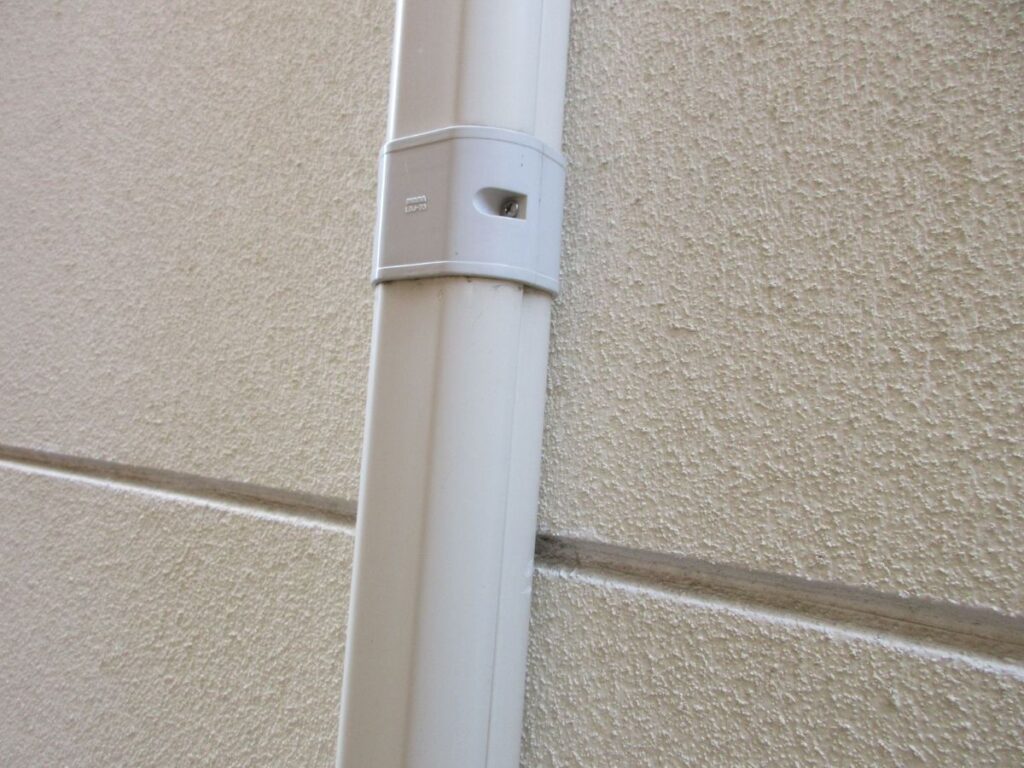外壁塗装 屋根塗装 和歌山市 K様邸 エアコン配管カバーの施工前