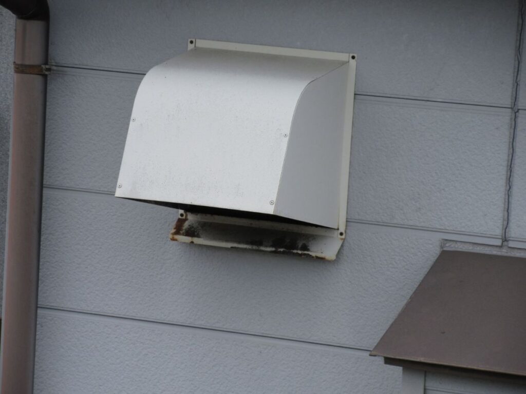 外壁塗装 屋根塗装 岩出市 M様邸 換気フード 施工前