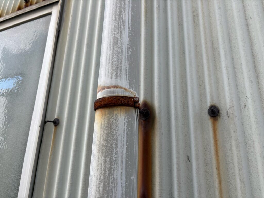 外壁塗装 屋根塗装 海南市 M様所有倉庫 竪樋