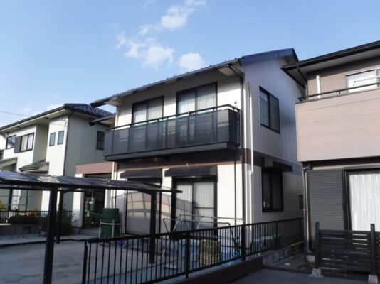 【和歌山市】　O様邸　外壁・屋根塗装工事<br>『ホワイトの外壁にブラウンの幕板が素敵な新築の様な仕上がりに…°˖✧』