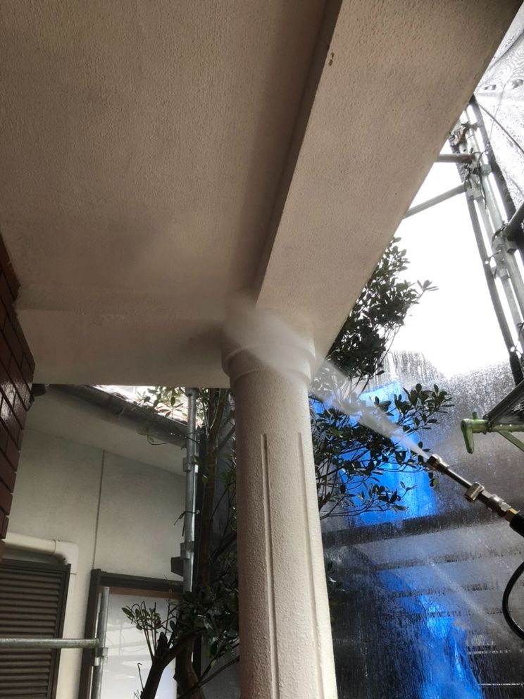 【和歌山市】M様邸　外壁塗装工事<br>『レンガ調の玄関周りにホワイトの外壁・擁壁が神秘的で新築の様な仕上がりに…°˖✧✧˖°』7