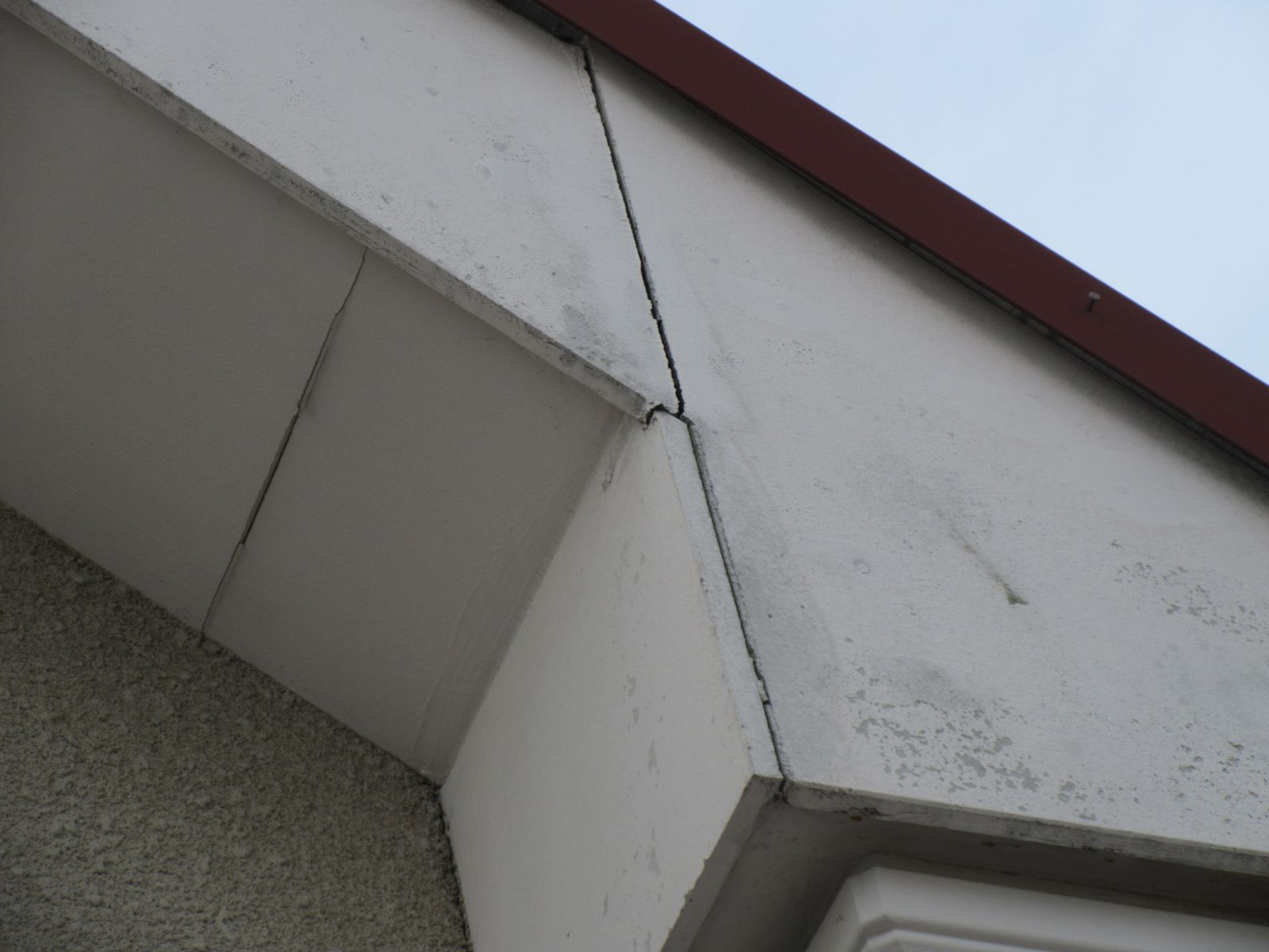 【泉南市】　I様邸　外壁・屋根塗装工事<br>『こだわりのレンガが引き立つホワイトの外壁で明るい印象のお家に…✧₊°』7
