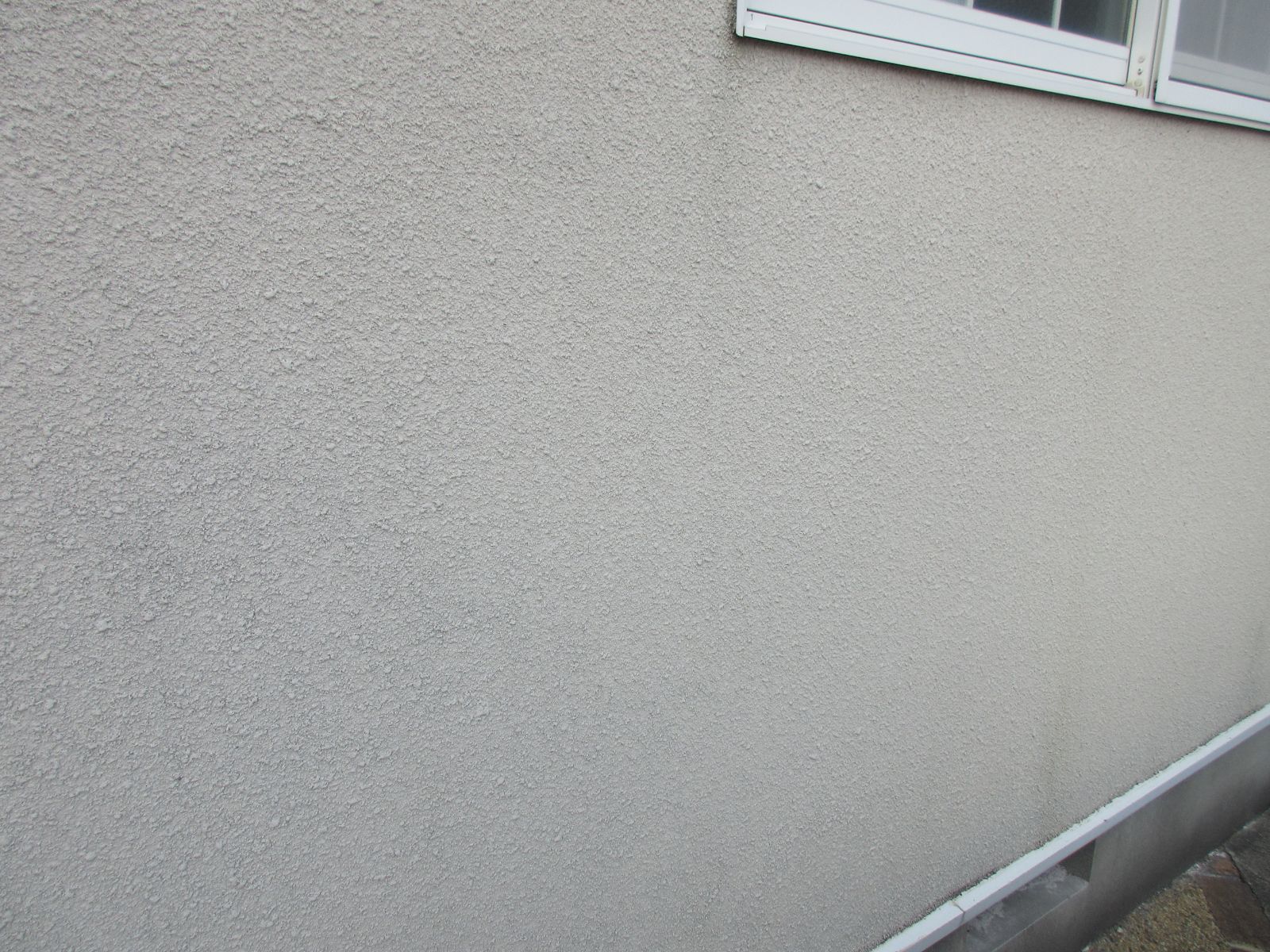 【泉南市】　I様邸　外壁・屋根塗装工事<br>『こだわりのレンガが引き立つホワイトの外壁で明るい印象のお家に…✧₊°』5