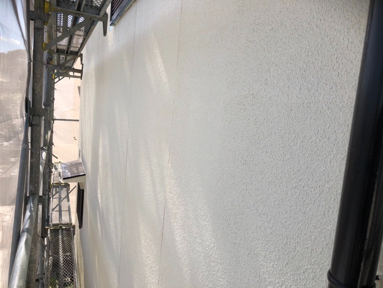 【泉南市】　K様邸　外壁塗装・屋根塗装工事<br>『ホワイトの外壁にブラウンの屋根と付帯部が引き立つ素敵な仕上がりに…✧₊°』12