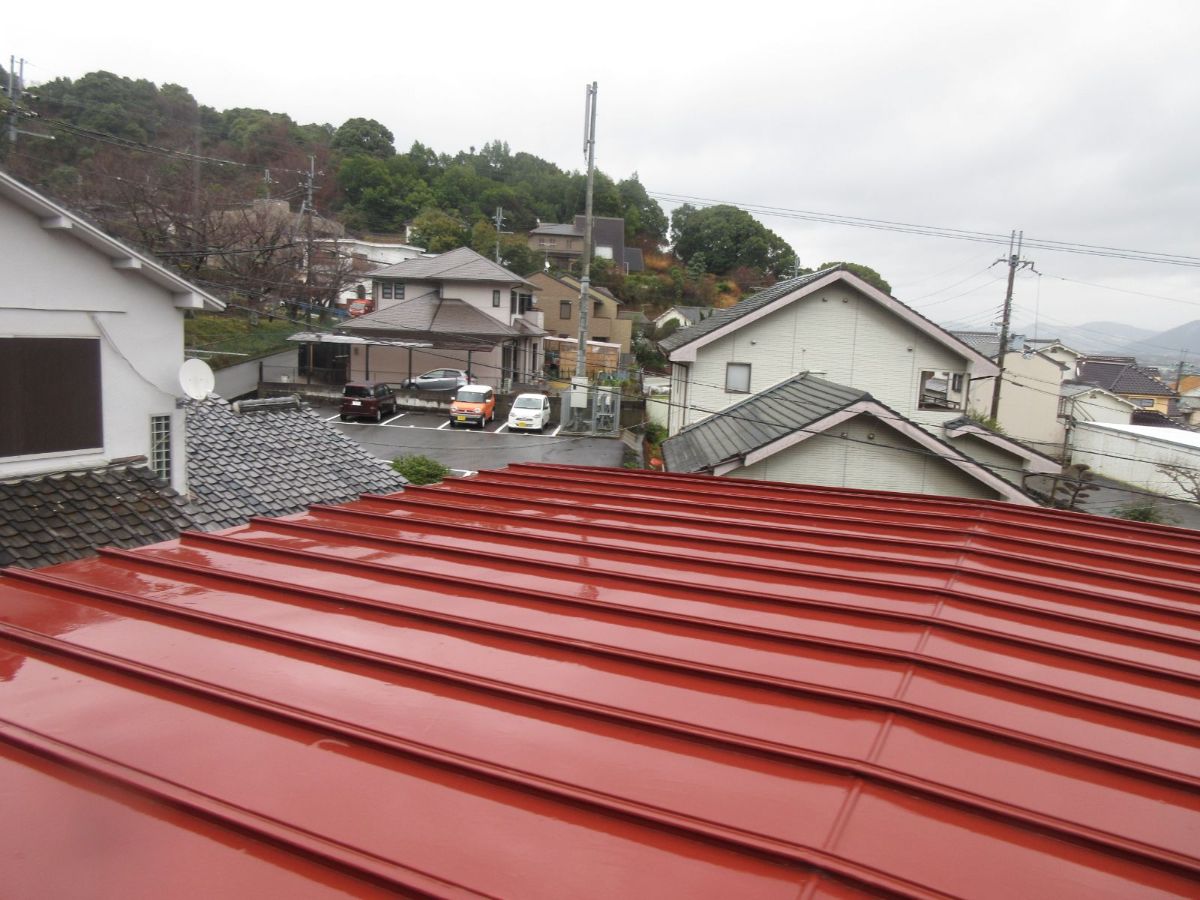【和歌山市】　T様邸　屋根塗装工事<br>『鮮やかなオレンジ色の屋根が青空に映える素敵なお家に…✧₊°』1