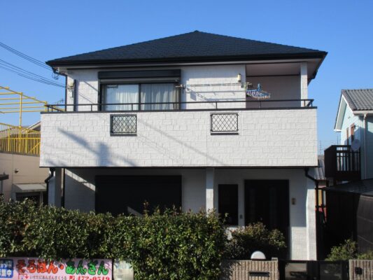 【和歌山市】　K様邸　 外壁・屋根塗装工事<br>『ブラックの屋根・付帯部とホワイトの外壁のコントラストが素敵なお家の仕上がりに…✧₊°』