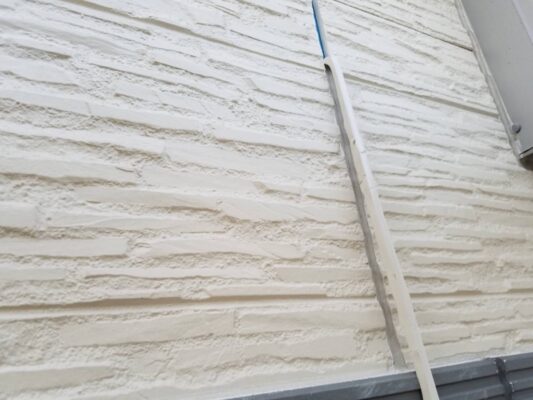 和歌山市密着の外壁塗装・屋根塗装専門店エースペイントの外壁の塗装　目地　コーキング撤去