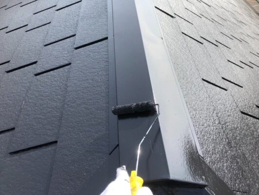 和歌山市密着の外壁塗装・屋根塗装専門店エースペイントの屋根板金の塗装　中塗り塗装