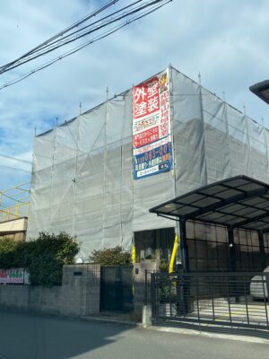 和歌山市密着の外壁塗装・屋根塗装専門店エースペイントの外壁の塗装と屋根の塗装　足場組立