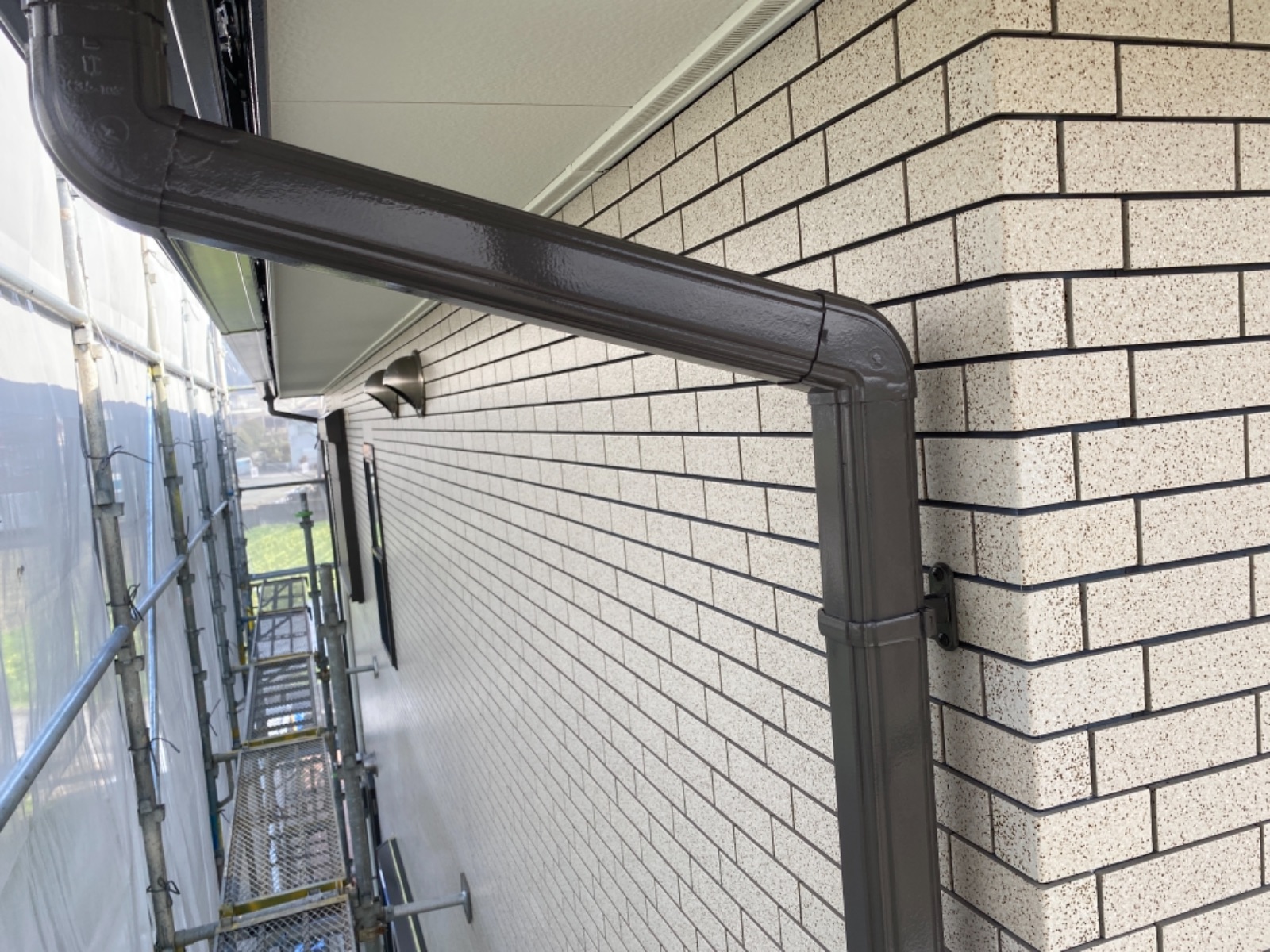【紀の川市】 S様邸 屋根・付帯部塗装工事<br>『耐候色のブラックの屋根が際立つ素敵なお家に…✧₊°』8