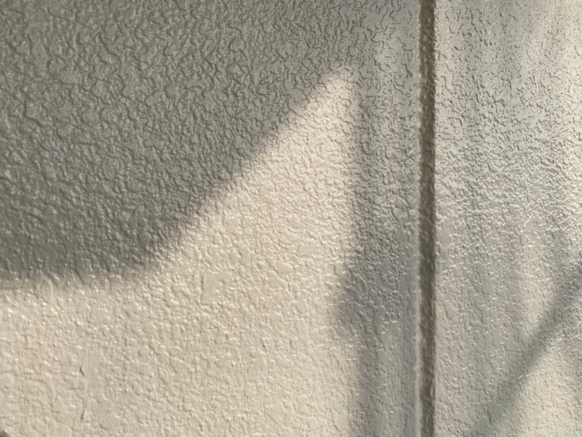 【和歌山市】E様邸　 外壁塗装・防水工事<br>『ホワイトの外壁とパラペットが新築の様な仕上がりのお家に…✧₊°』20