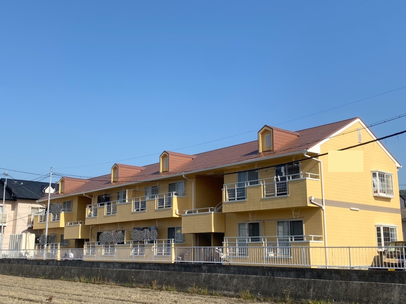 【和歌山市】直川*外壁塗装・屋根塗装K様邸ハイツ<br>『朱色の屋根に黄色の外壁が<br>可愛い素敵なハイツになりました♪』