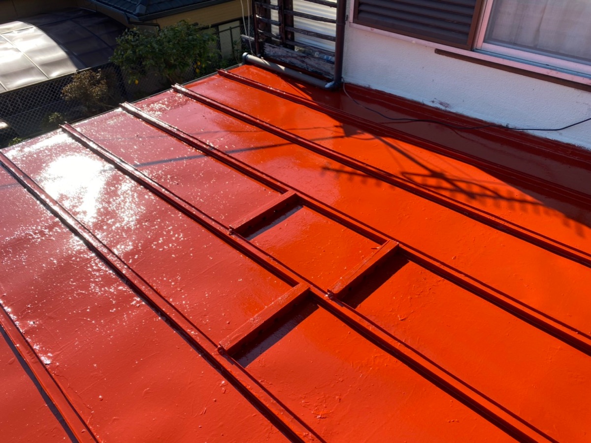 【和歌山市】　T様邸　屋根塗装工事<br>『鮮やかなオレンジ色の屋根が青空に映える素敵なお家に…✧₊°』12