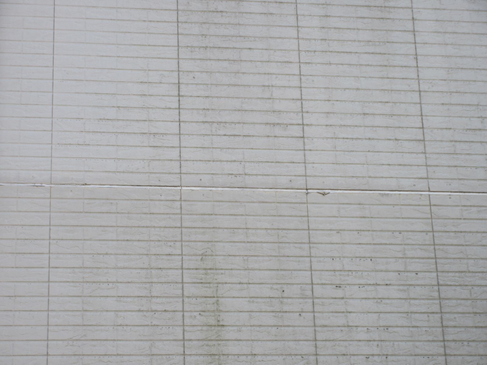 【和歌山市】K様邸<br>『ホワイトのコントラストが引き立つココアブラウンの外壁が明るい印象の素敵な仕上がりに…✧₊°』5